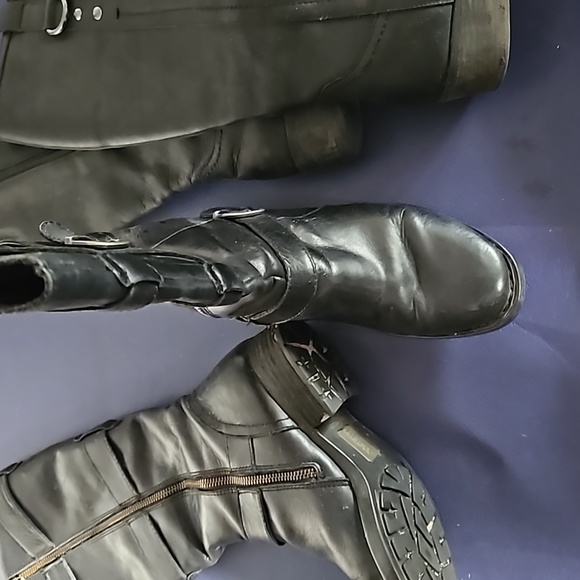 Boots - Picture 5 of 9